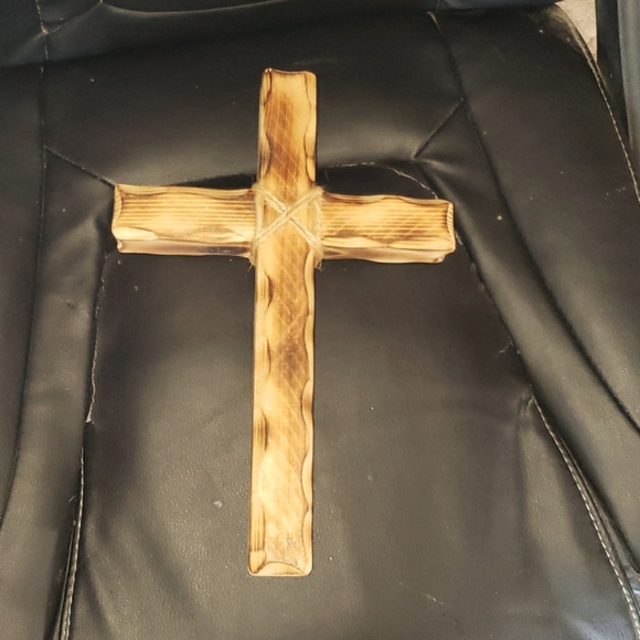 Handmade wooden cross - Picture 2 of 3